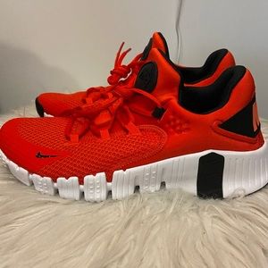 Nike free metcon 4 mens size 9. Never worn!